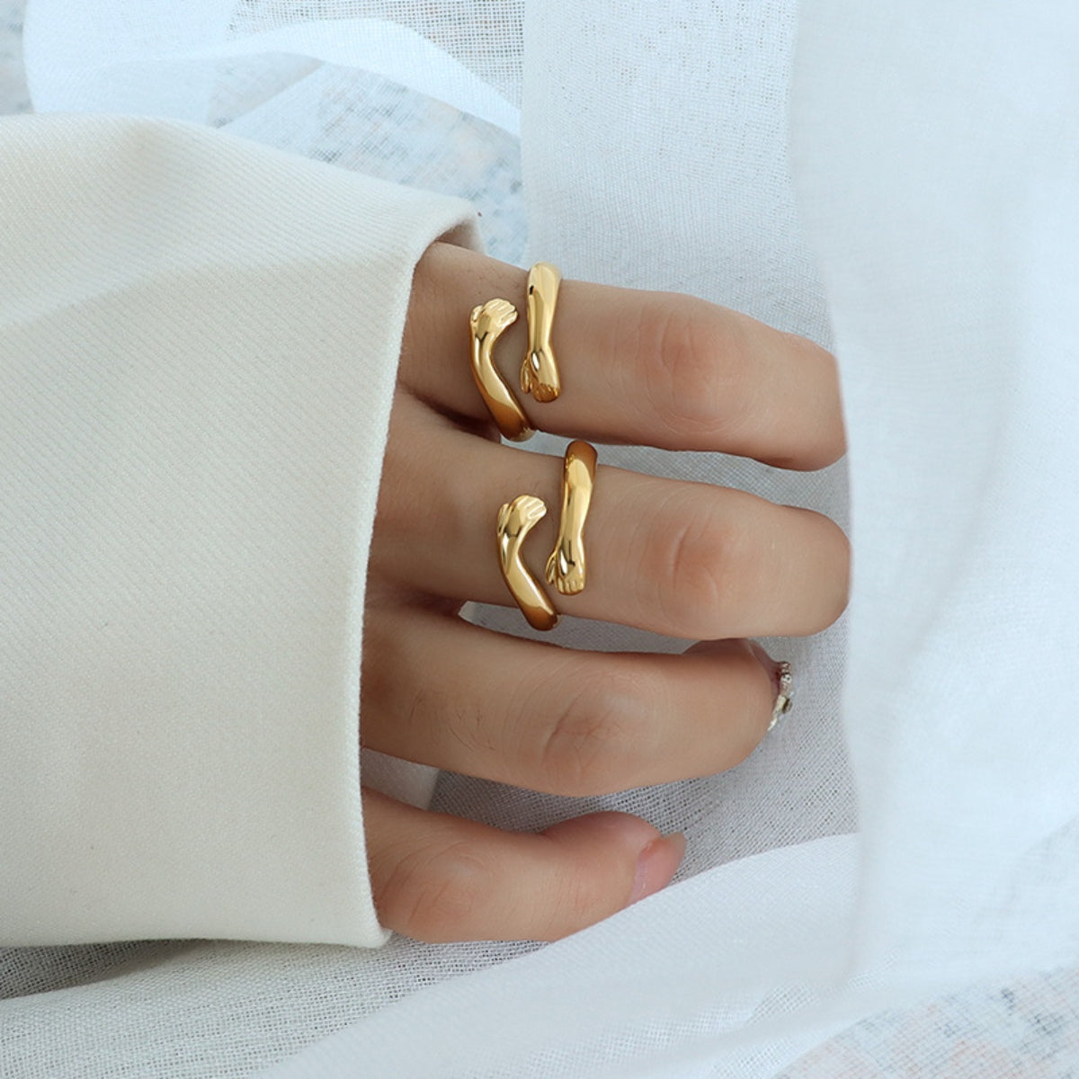 Hug Ring